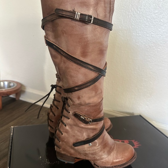 Freebird Women's Cassius Boots Beige - Picture 4 of 9